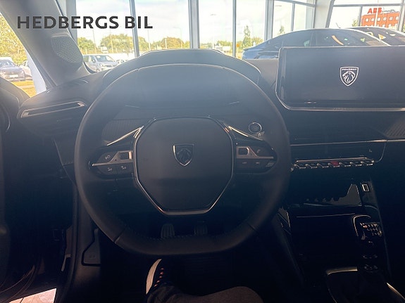 Peugeot 208 11 of 12