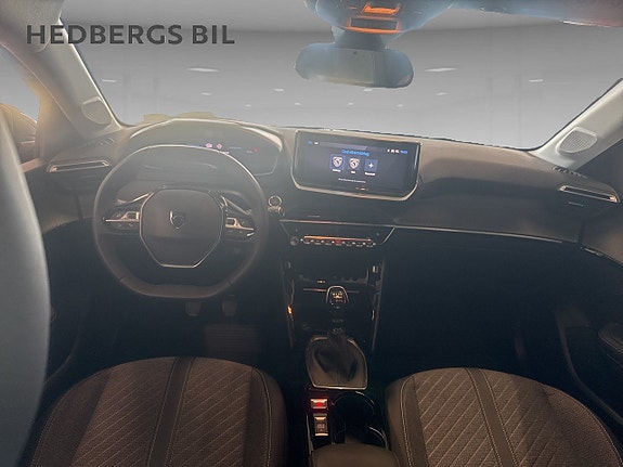 Peugeot 208 9 of 12