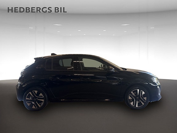 Peugeot 208 2 of 12