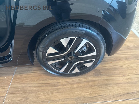 Peugeot 208 12 of 12