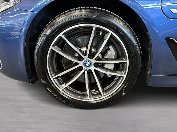 BMW 530e 8 of 13