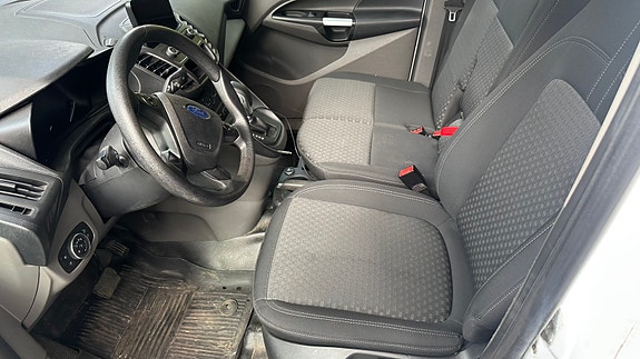 Ford Transit Connect 12 of 16