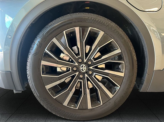 Toyota C-HR 16 of 29