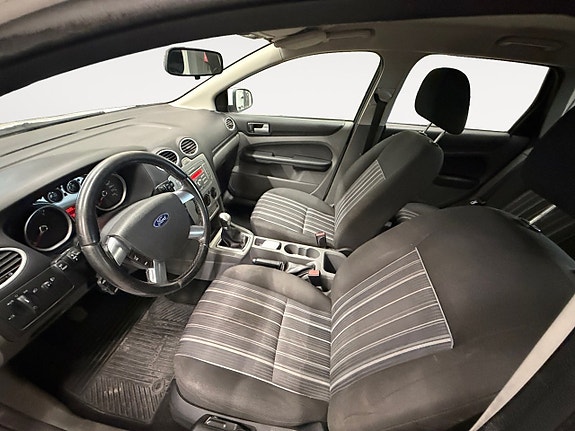 Ford Focus 9 of 14
