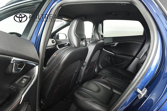 Volvo V40 Cross Country 7 of 17