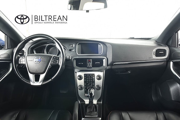 Volvo V40 Cross Country 8 of 17