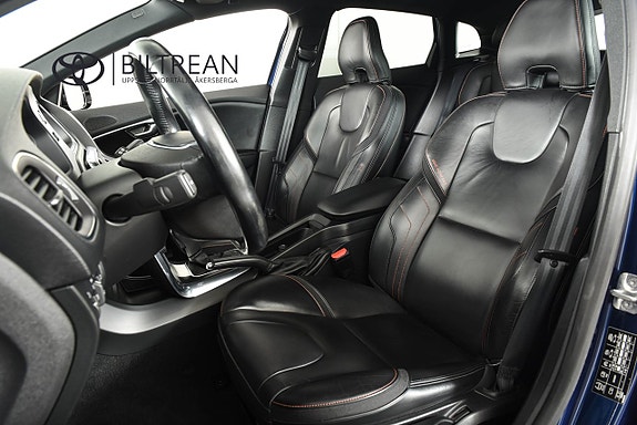 Volvo V40 Cross Country 15 of 17