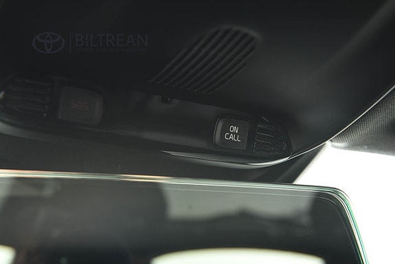 Volvo V40 Cross Country 14 of 17