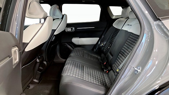 Kia EV4 5 of 13
