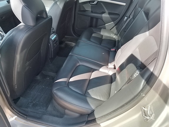 Volvo V70 14 of 20
