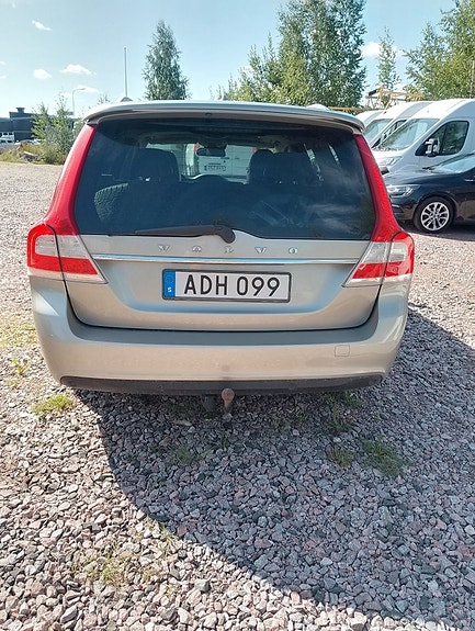 Volvo V70 5 of 20