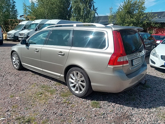 Volvo V70 4 of 20
