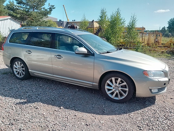 Volvo V70 8 of 20