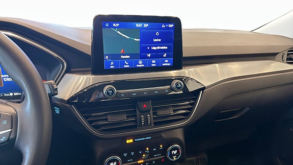Ford Kuga 12 of 12