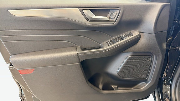 Ford Kuga 11 of 12