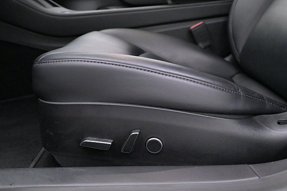 Tesla Model 3 9 of 27