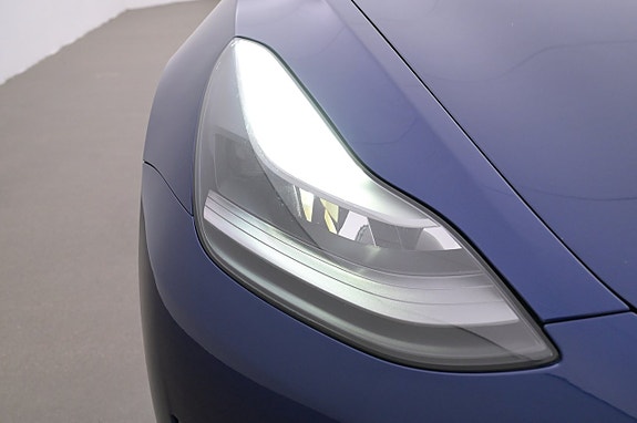 Tesla Model 3 25 of 27