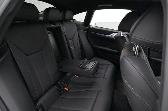 BMW i4 21 of 27