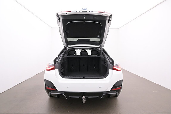 BMW i4 22 of 27