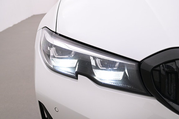 BMW 330e 25 of 27