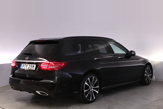 Mercedes-Benz C300 5 of 27