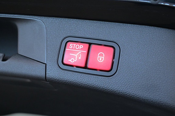Mercedes-Benz C300 23 of 27