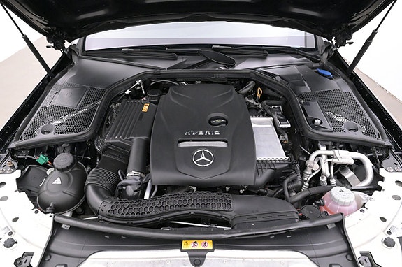 Mercedes-Benz C300 26 of 27