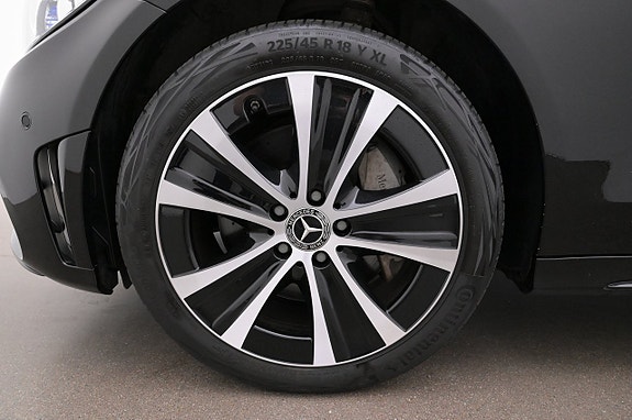 Mercedes-Benz C300 27 of 27