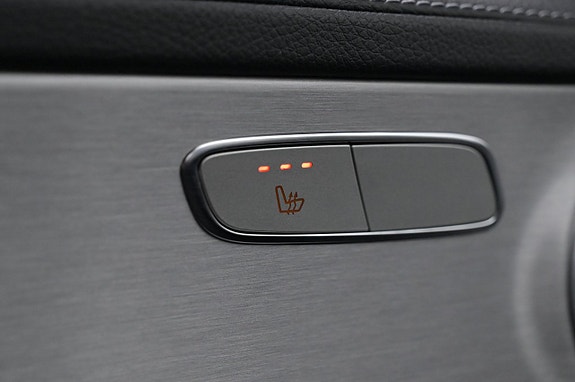 Mercedes-Benz C300 12 of 27