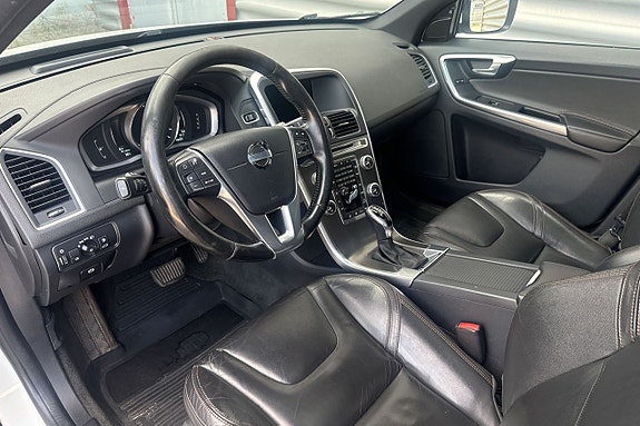Volvo XC60 12 of 27