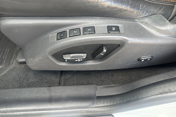 Volvo XC60 11 of 27