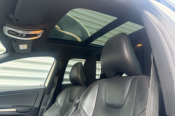 Volvo XC60 13 of 27