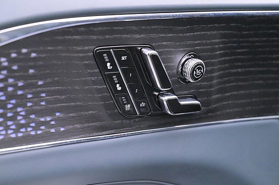 Cadillac Lyriq 10 of 27