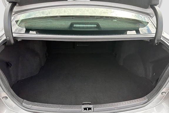 Toyota Avensis 11 of 16