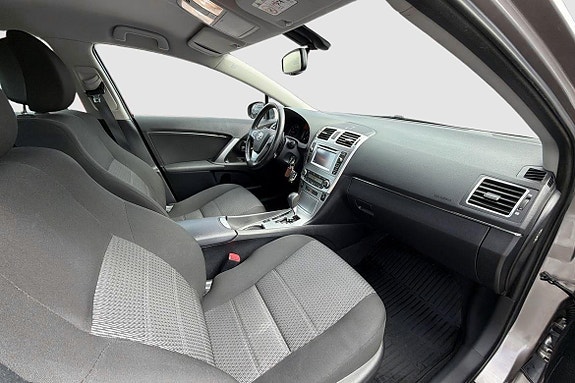 Toyota Avensis 6 of 16