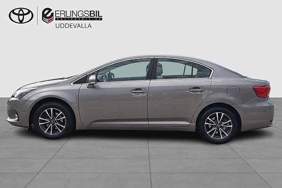 Toyota Avensis 3 of 16