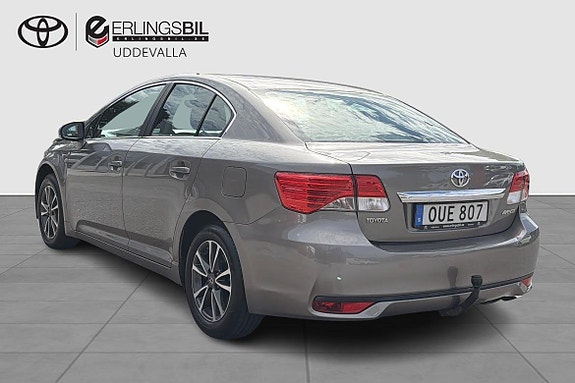 Toyota Avensis 2 of 16