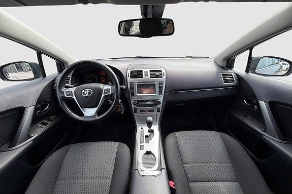 Toyota Avensis 9 of 16