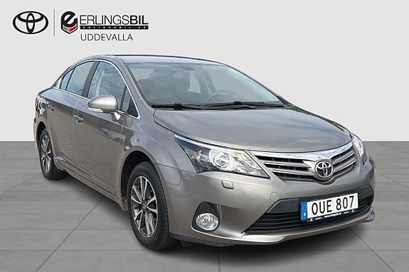 Toyota Avensis 14 of 16