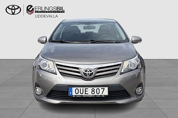 Toyota Avensis 5 of 16
