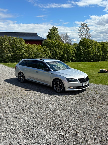 Skoda Superb 3 of 5