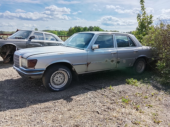 Mercedes-Benz 280 SE 3 of 3