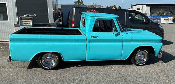 Chevrolet C10 2 of 24