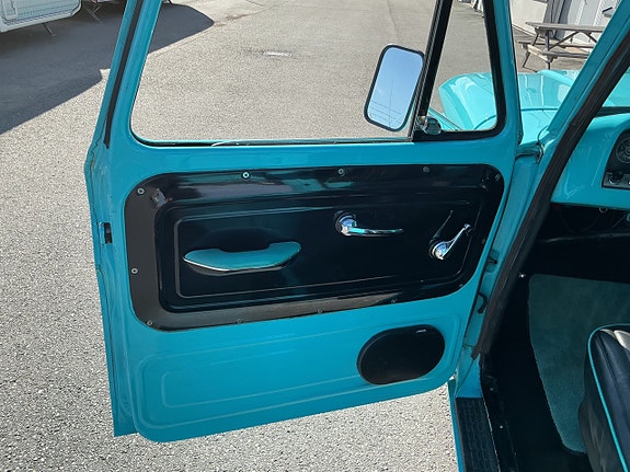Chevrolet C10 19 of 24