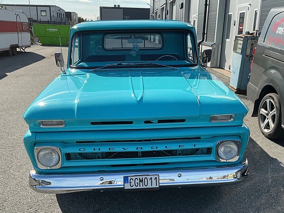 Chevrolet C10 4 of 24