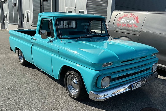 Chevrolet C10 3 of 24