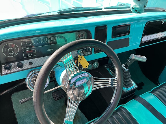 Chevrolet C10 18 of 24