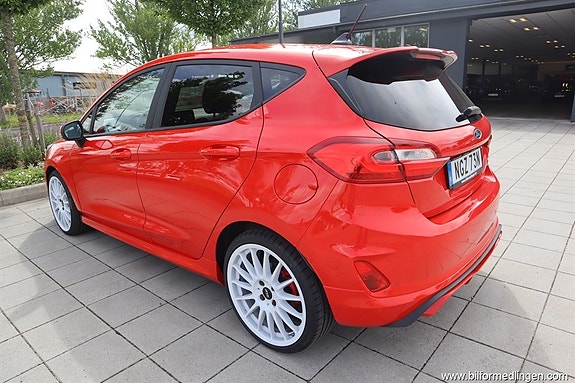 Ford Fiesta 9 of 17
