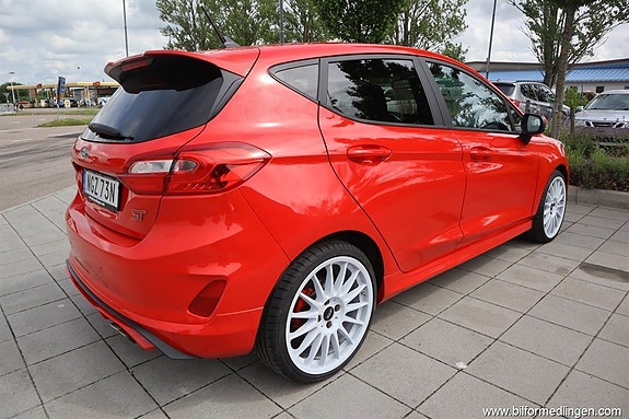 Ford Fiesta 3 of 17