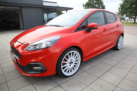 Ford Fiesta 2 of 17